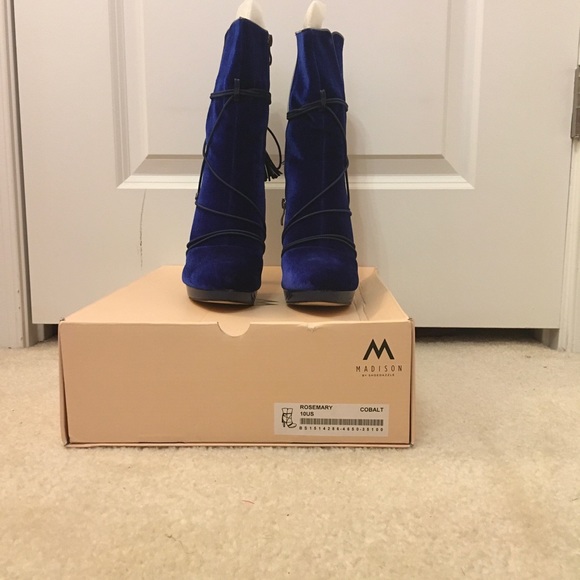 Heels - Picture 2 of 2